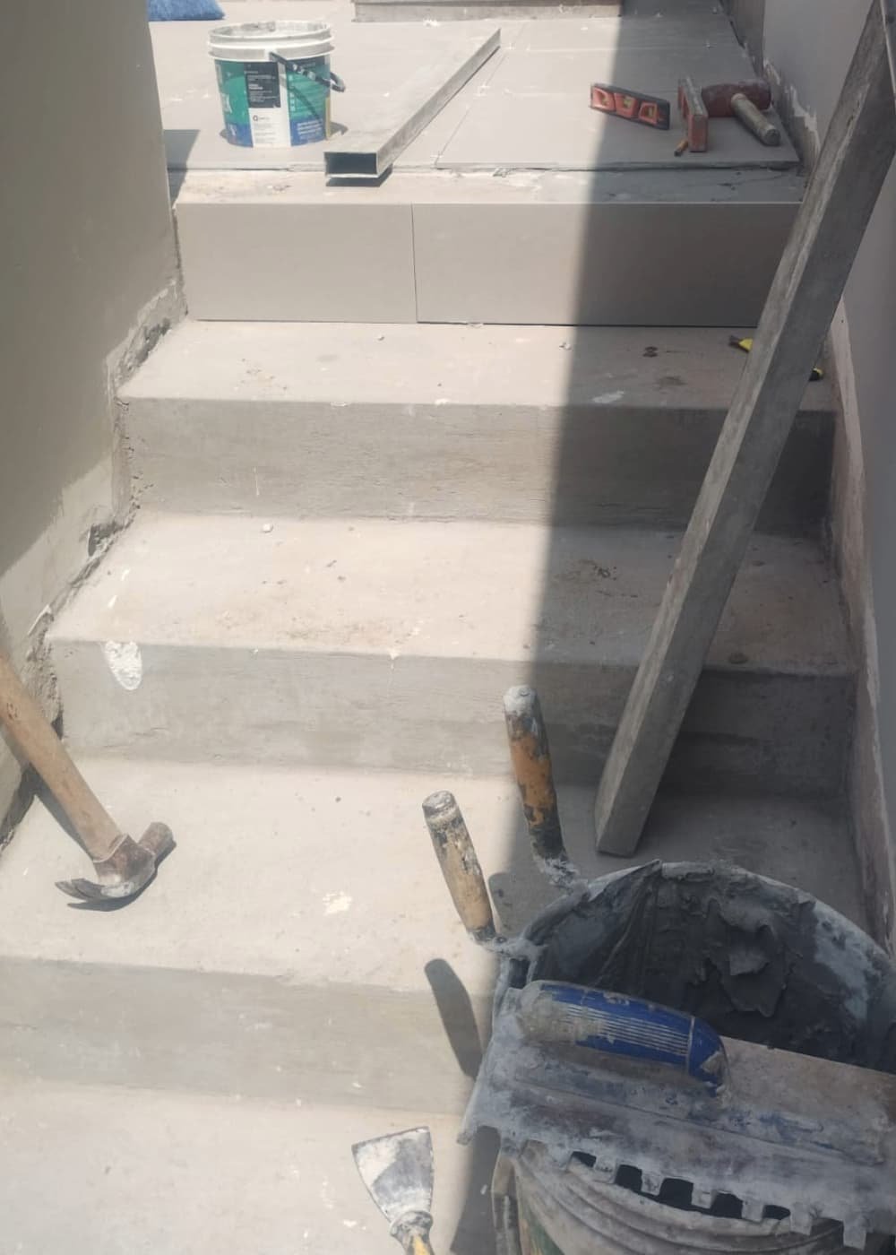 Enchape de escalera: materiales, pasos y consejos útiles