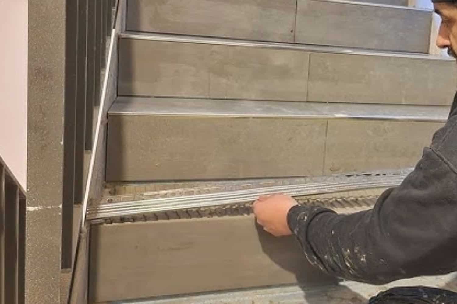 Enchape de escalera: materiales, pasos y consejos útiles